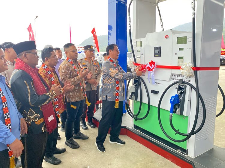 Pj. Bupati Lampung Barat Resmikan SPBU Arnata Zewin Sejati, Harapkan Peningkatan Perekonomian Masyarakat