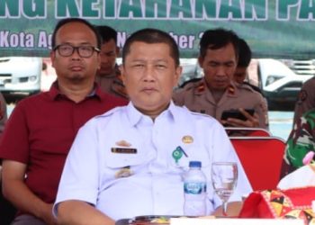 Pj Bupati Tanggamus Salurkan Bantuan untuk Dimas, Pelajar Penderita Kanker Kaki