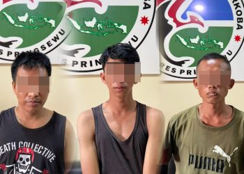 Polisi Gerebek Rumah di Pekon Margakaya, Tiga Pemuda Ditangkap Terkait Narkoba