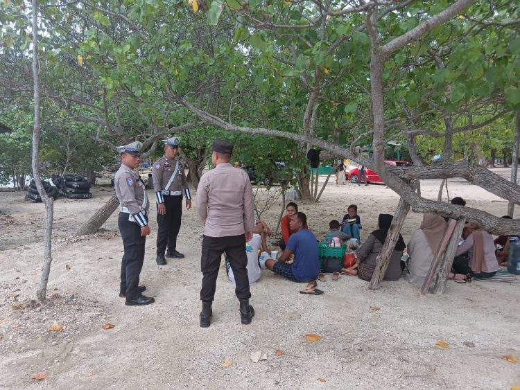 Polres Lampung Selatan Imbau Wisatawan Waspada Cuaca Ekstrem di Pesisir Pantai