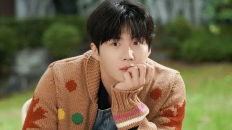 Kim Seon-ho Resmi Hengkang dari SALT Entertainment, Kini Diincar Agensi Song Joong-ki