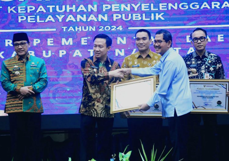 Pemkab Pringsewu Terima Penghargaan Tertinggi dari Ombudsman RI
