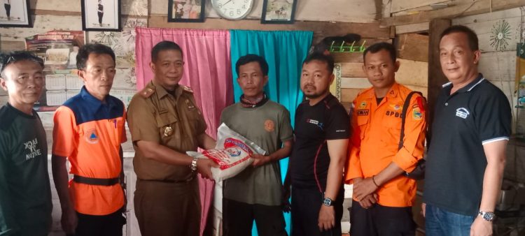 BPBD Tanggamus dan Anggota DPRD Nuzul Irsan Serahkan Logistik untuk Tim Penghalau Gajah di Blok 3, Esok di Tulung Asahan