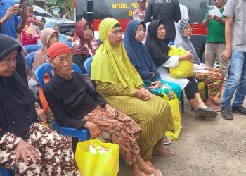 Polda Lampung Salurkan Bantuan 250 Paket Sembako untuk Warga Terdampak Banjir di Desa Sukajaya Lempasing
