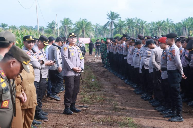 Polisi dan TNI Bersinergi Jaga Harmoni dalam Penertiban Lahan di Lampung Selatan