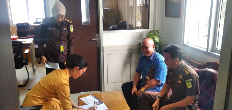 Kejati Lampung Terima Titipan Kerugian Negara dalam Kasus Pesisir Barat 2022