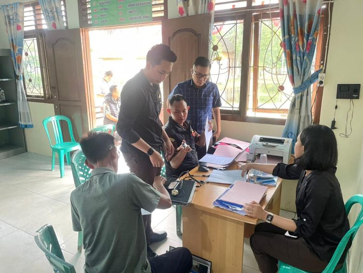 Penyidik Kejari Lampung Barat Amankan Bukti Korupsi Dana Desa di Pekon Sumber Agung