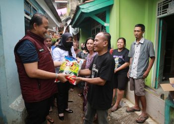 Peduli Korban Banjir, Ditresnarkoba Polda Lampung Salurkan Sembako di Bandar Lampung