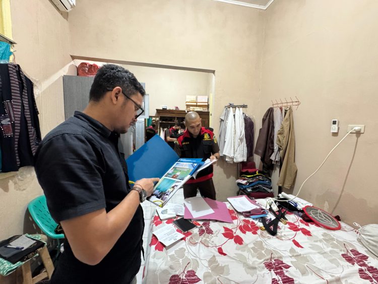 Tim Penyidik Geledah Ruang Kerja Sekda dan Rumah Dinas Terkait Dugaan Korupsi