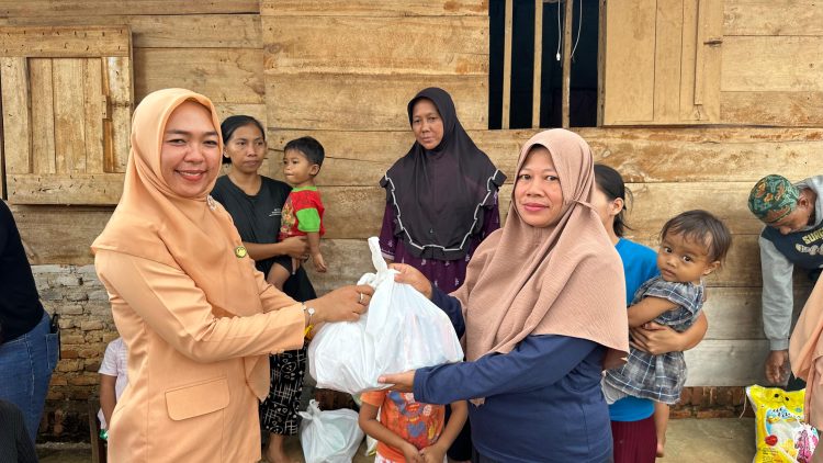 Dharma Wanita Lapas Kotabumi Gelar Bhakti Sosial, Warga Sambut Positif