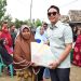 Bupati Lampung Selatan Terpilih Salurkan Bantuan kepada Korban Banjir di Sragi