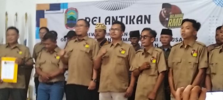 Ahmad Kenedi Lantik Riza Hendriyanto sebagai Ketua DPC Relawan RMD Lampung Selatan