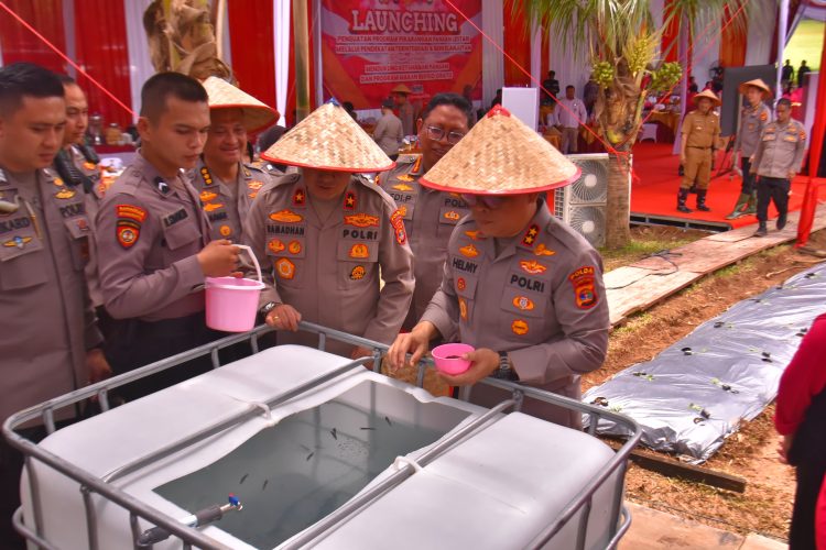 Polda Lampung Perkuat Ketahanan Pangan, Kapolda dan Bhayangkari Luncurkan Program Pekarangan Pangan Lestari