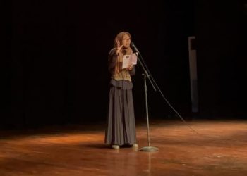 Dzafira Adelia, Remaja Bertalenta yang Bersinar di Panggung Sastra