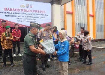 Polres Lampung Selatan Bersama Mahasiswa dan OKP Gelar Bakti Sosial Sambut Ramadan
