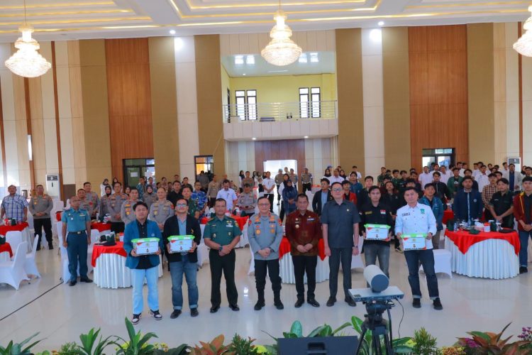 Polda Lampung dan Mahasiswa Salurkan 4.500 Paket Sembako Sambut Ramadan