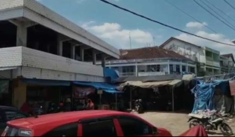 Kondisi Memprihatinkan Pasar Pagi Kotabumi, Pedagang Serukan Perbaikan Segera