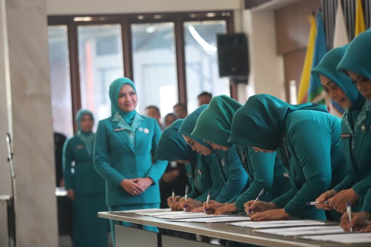 Ketua TP PKK Lampung Barat Resmi Dilantik, Siap Tingkatkan Kesejahteraan Masyarakat