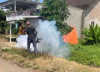 Cegah Lonjakan DBD, Puskesmas Kalirejo Pesawaran Lakukan Fogging dan Edukasi Warga