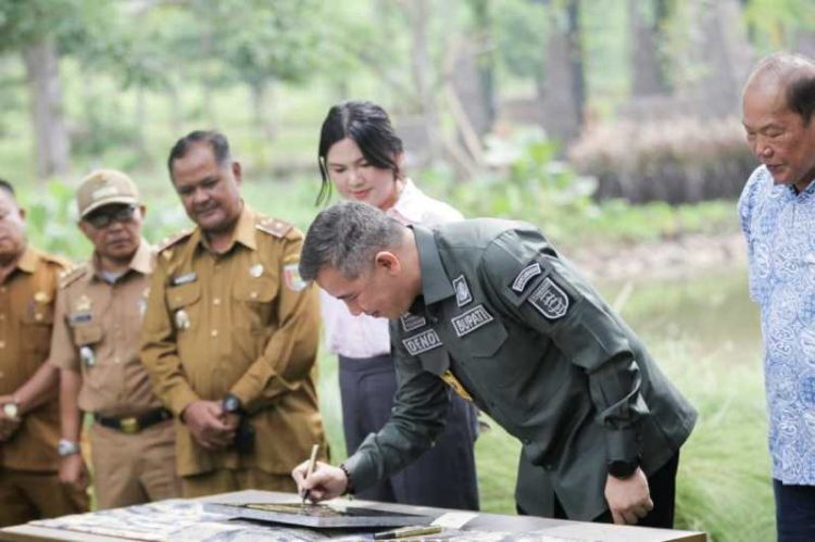 Jalan Mulus ke Pantai Mutun: Dorong Pariwisata dan Ekonomi Pesawaran