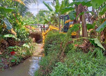 Tim Nanda Indira Peduli Kerahkan Excavator, Bantu Atasi Banjir di Desa Bagelen