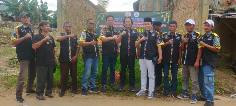 LSM GMBI Kota Bandar Lampung Berbagi Nasi Kotak untuk Warga Terdampak Banjir