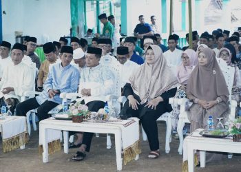 Safari Ramadan Perdana Pemkab Pringsewu, Bupati Riyanto Serahkan Bantuan di Pagelaran Utara