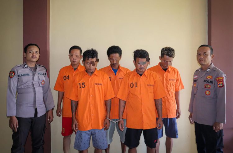 Asyik Main Judi Kartu, Lima Pria di Pringsewu Diciduk Polisi