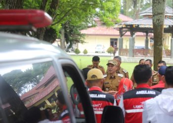Pastikan Kesiapan Ambulans, Bupati Lampung Barat Cek Langsung Jelang Mudik Lebaran