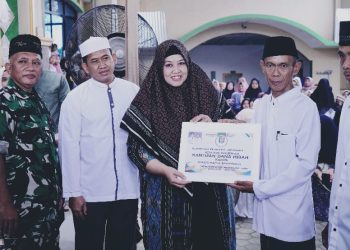 Pemkab Pringsewu Serahkan Bantuan untuk Masjid, Mushola, dan Warga di Pagelaran