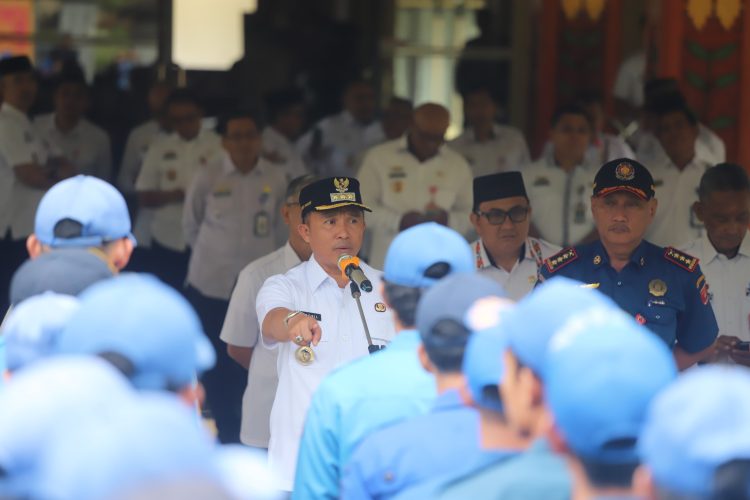 Bupati Lampung Barat: Petugas Damkar Harus Siaga dan Profesional