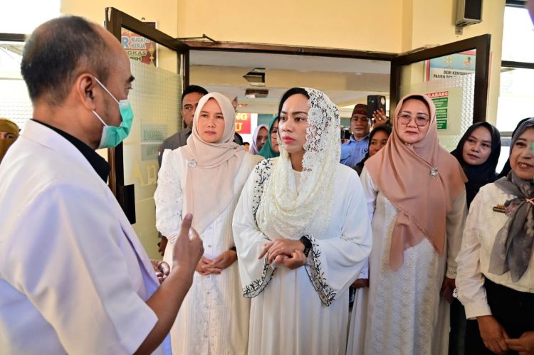Bayi Terlantar di Kalianda Kini Dapat Orang Tua Asuh, Ketua TP PKK Lampung Selatan Ambil Peran