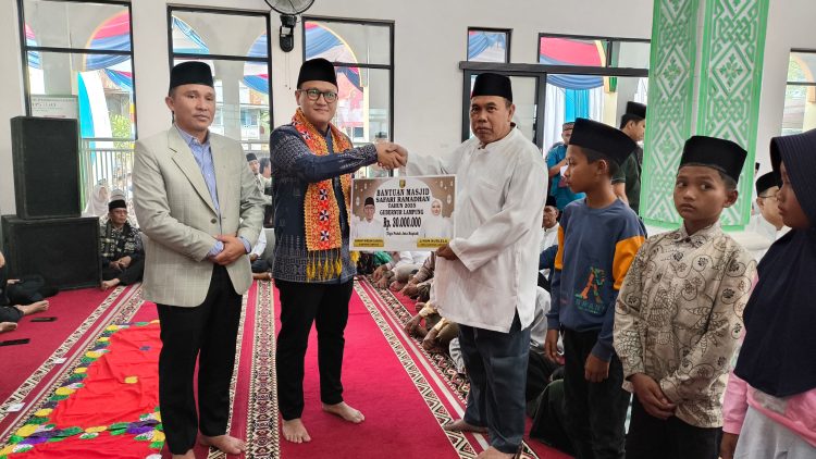 Bupati Lampung Barat Desak Perbaikan Jalan Rusak yang Viral, Minta Pemprov Lampung Turun Tangan