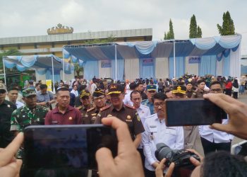Jelang Idul Fitri, Kejari Lampung Utara Gelar Pasar Murah, Warga Serbu Sembako Murah