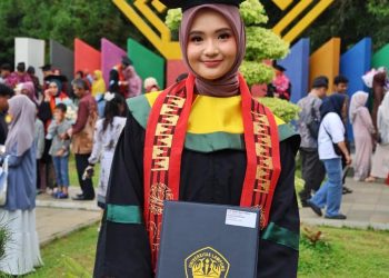 Program Beasiswa Kedokteran Lampung Barat Berbuah Manis, Syafira Hasna Afifah Resmi Wisuda