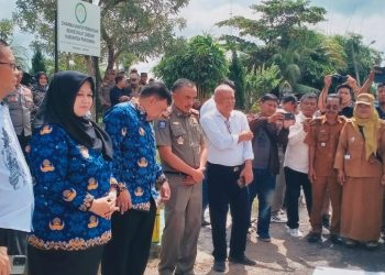 Ratusan Massa Gelar Aksi Damai, Suarakan Dukungan untuk Kapolres Pringsewu