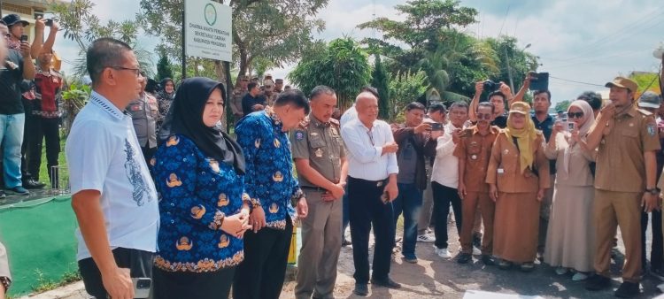 Ratusan Massa Gelar Aksi Damai, Suarakan Dukungan untuk Kapolres Pringsewu