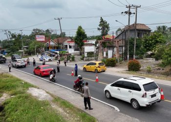 Polres Lampung Selatan Terapkan Sistem One Way untuk Kelancaran Arus Wisata Libur Lebaran