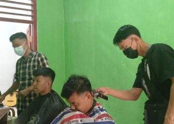 SMAN 1 Kebun Tebu Tertibkan Penampilan Siswa Lewat Cukur Rambut Massal, Sekaligus Dukung UMKM