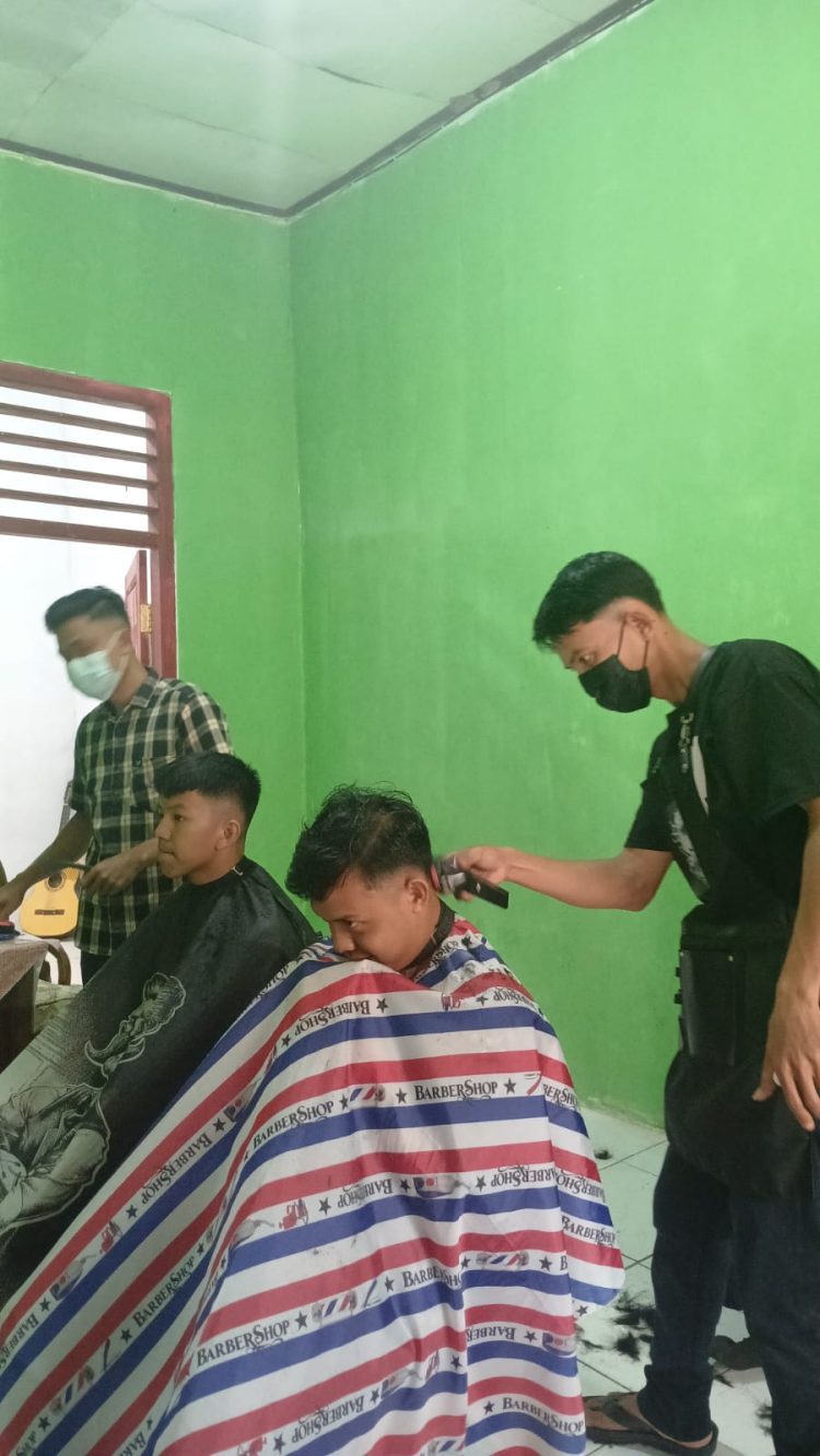 SMAN 1 Kebun Tebu Tertibkan Penampilan Siswa Lewat Cukur Rambut Massal, Sekaligus Dukung UMKM