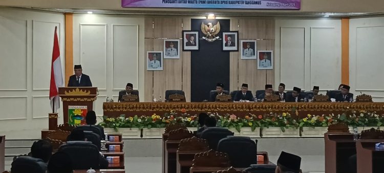 Jonartak Dinata Dilantik sebagai Anggota DPRD Tanggamus, Gantikan M. Suratman