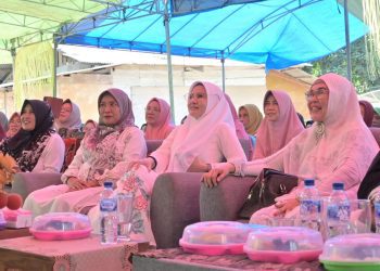 Hj. Nanda Indira Dendi Apresiasi Pengajian Majelis Al-Anwar di Pesawaran