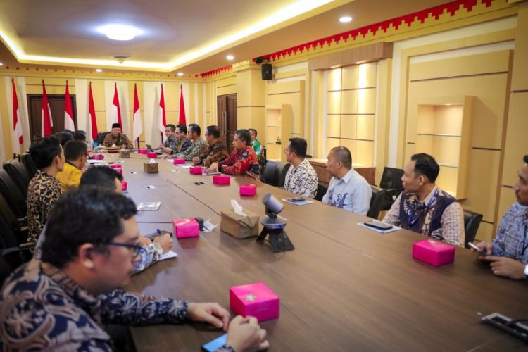 Gubernur Mirza Bersinergi dengan PLN untuk Pastikan Pasokan Listrik Stabil bagi Pertanian dan Industri di Lampung