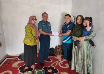 Menjelang HUT ke-60, Lanal Lampung Tabur Kasih Lewat Anjangsana dan Kepedulian