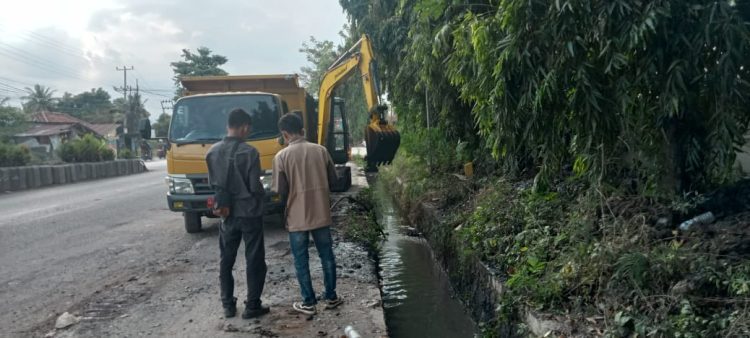 BPJN Lampung Gencar Bersihkan Drainase Yos Sudarso Pasca Banjir