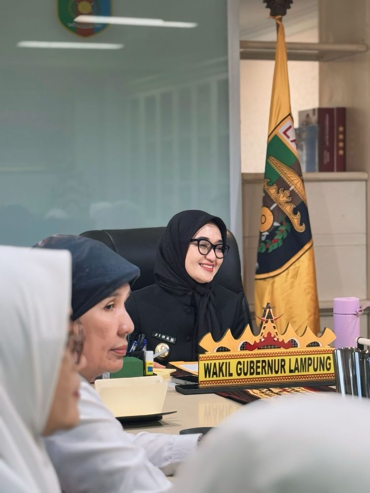 Wagub Jihan Nurlela Terima Kunjungan Silaturahmi Pengurus Jam’iyyah Perempuan Pengurus Pesantren dan Mubalighoh Lampung, Bahas Pengelolaan Sampah dan Pendidikan Lingkungan