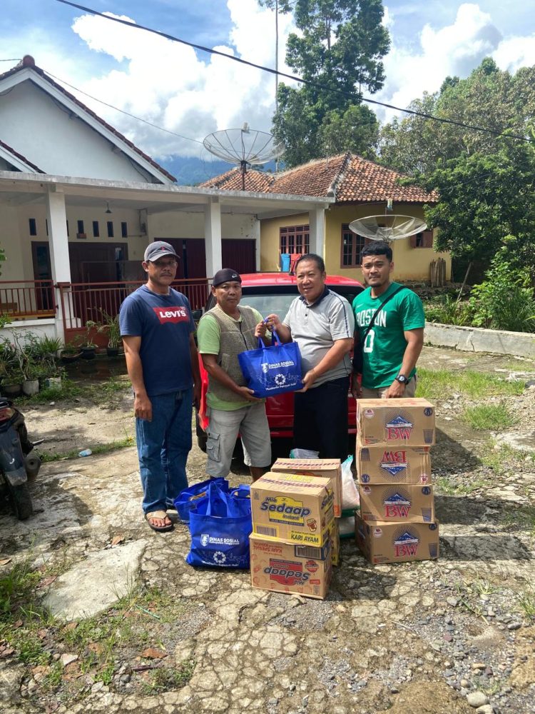 Tanggap Bencana, Pemkab Tanggamus Salurkan Bantuan untuk Korban Puting Beliung di Pekon Teratas