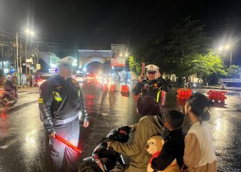 Antisipasi Kemacetan Malam Hari, Satlantas Polres Pesawaran Gelar Patroli di Titik Rawan Gedong Tataan