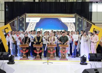 Ketua Dekranasda Lampung Buka Lampung Fashion 2025, Tampilkan 46 Finalis Muli Meghanai dari 13 Kabupaten/Kota