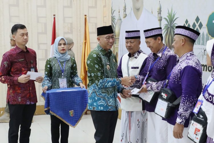 Setiap Jamaah Haji Lampung Terima Uang Saku Rp1 Juta dari Gubernur Mirza sebagai Dukungan Perjalanan Ibadah
